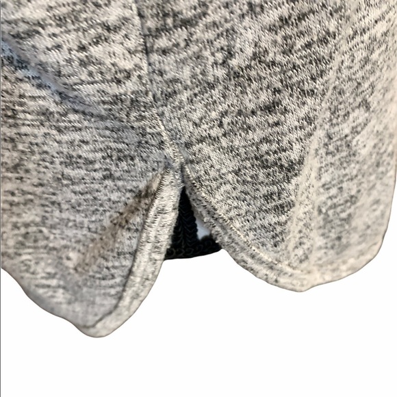 Athleta Women’s Pullover Gray Shirt Size Small - Picture 2 of 7